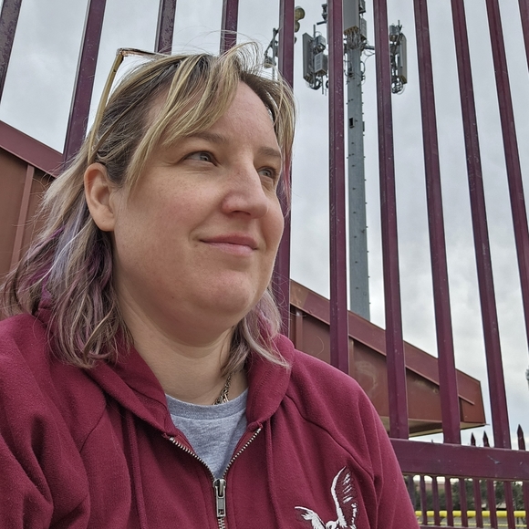 Meet your Posher, Laura - Picture 2 of 5